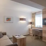 Madeleine Hotel 4*