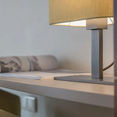 Madeleine Hotel 4*
