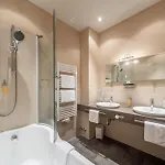 Madeleine Hotel