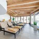Madeleine Hotel 4*