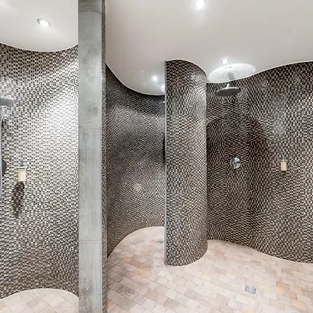 Madeleine 4* אוברגורגל